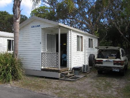 Unsere Cabin auf dem Campingplatz in Anna Bay
