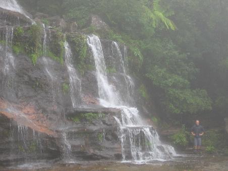 Auf halber Hoehe der Katoomba Falls