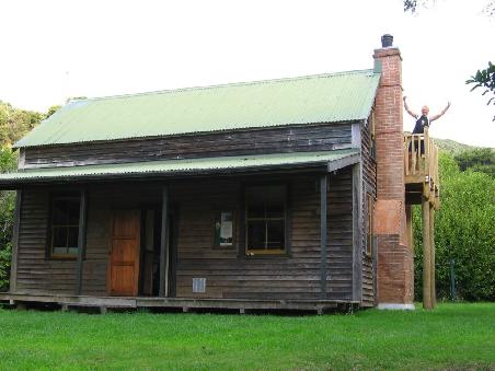 Whariwharangi Hut, urspruenglich mal privat errichtet