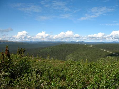 Der "Top Of The World" Highway knapp hinter der kanadischen Grenze