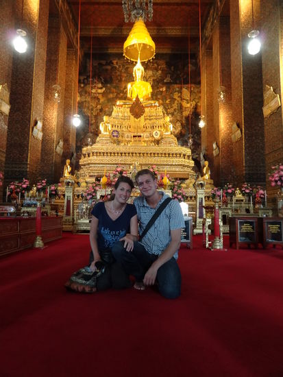 Im Wat Pho gibt es mehrere kleine Tempel, die alle sehr schön und goldig sind!