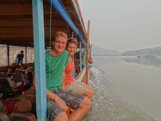 Zwei Flusspiraten auf dem Mekong.