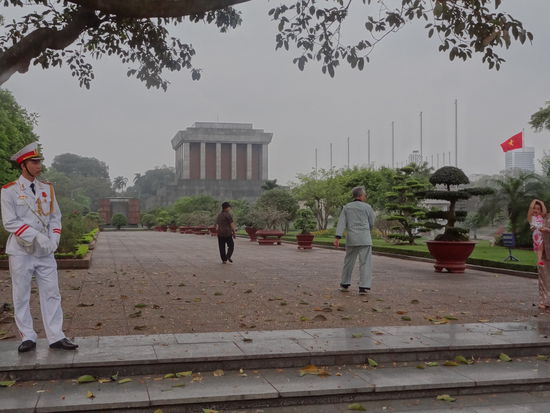 Das Ho Chi Minh Mausoleum. Dahinter gibt es einen schönen Park.