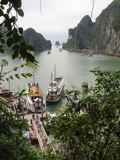 Kurzer Stopp um eine Höhle zu beischtigen. Der einzige klare Moment in diesen 2 Tagen.