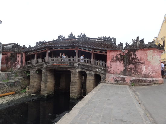 Die alte Brücke in Hoi An.