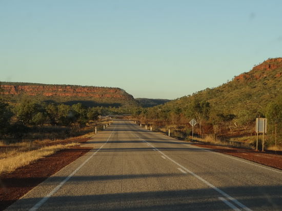 Weg von Kununurra nach Kathrin. Die Landschaft ist wunderschön hier. Leider hatten wir keine Zeit mehr für eine kleine Wanderung.