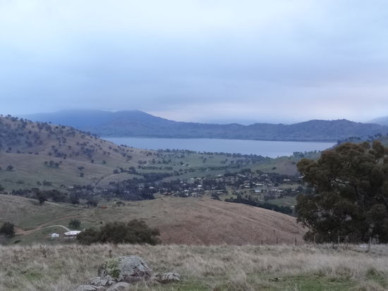 Ausblick auf Tallangatta im Nebel und Regen....
