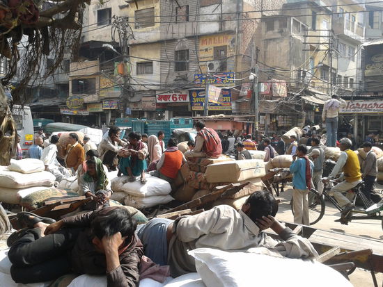 auf den Straßen am Sadar Bazar