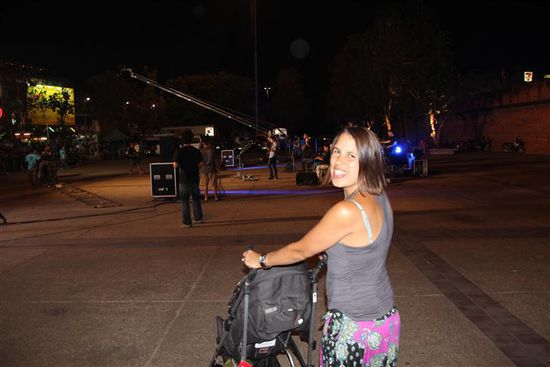 Livekonzert das gefilmt wurde in Chiang Mai, das ist doch mal ne standesgemäße Begrüßung!!