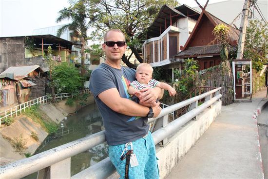 ...oder auch mal über eine schöne Brücke!