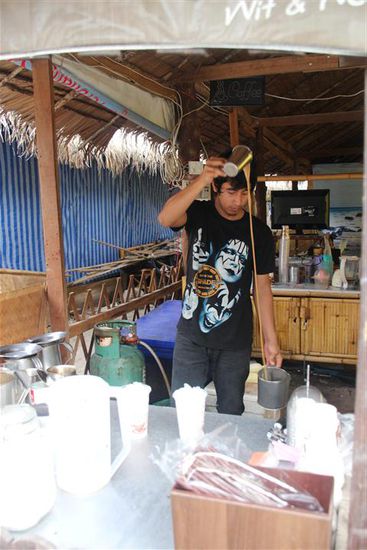 Nach dem Gewitter ists dann aber schnell wieder schön und wir holen uns einen leckeren Inselkaffee.