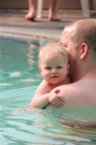 Danach dann an/in den Pool. Das tut gut bei ca. 30 Grad Celsius