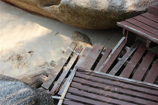 Drei Stufen bis zum Meer...Am Morgen steht das Wasser bis unter der höchsten Stufe.