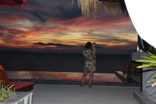 Ich verspreche hoch und heilig die Bilder sind nicht bearbeitet und nicht vor einer Fototapete entstanden!!!