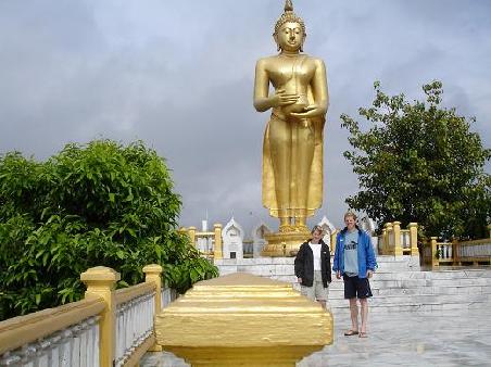 ... on the top... hinten Burma-Grenze, vorne Mae Kok Tal!