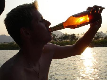... nach dieser anstrengenden Tour genehmigte ich mir ein BeerLao...