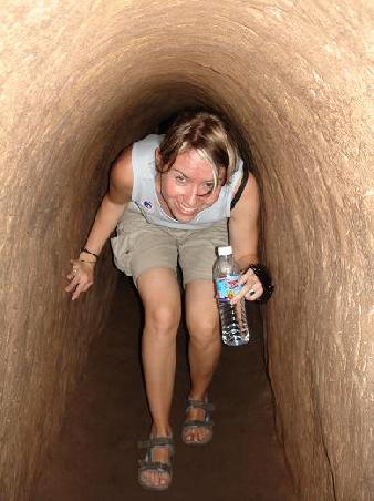 ...30-40 Meter konnte man das Feeling mal selber "geniessen"...aber dieser Touri-Tunnel hat wohl nur wenig gemeinsam mit den richtigen in Cu Chi...