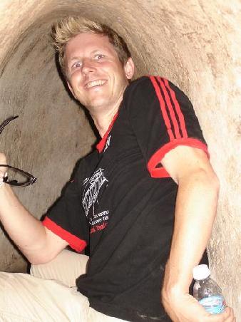 ...der Blitz blendet...eigendlich war es im Tunnel stockdunkel...