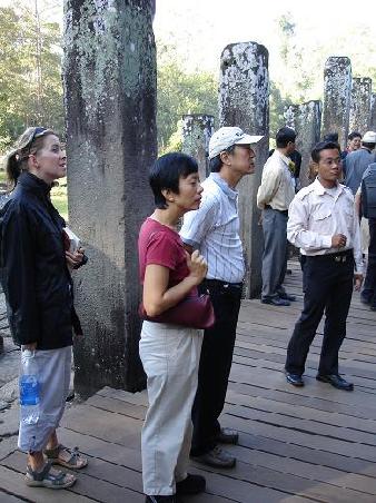 ... unsere Gastgeber aus Singapur... und dem Guide (ganz rechts)...