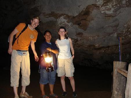 Tham Lot Cave...unser Guide mit Laterne..