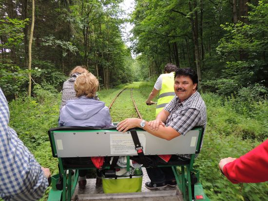 Tschüß, machts gut! Wir fahren los!