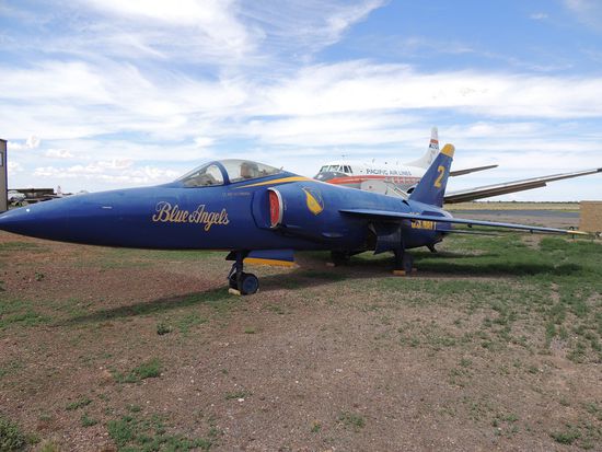 Museum am Flugplatz mit Flugzeugen....