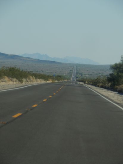Da hinter müssen wir , 200km durch die Mojave Wüste!