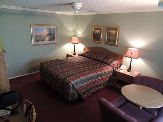 Zimmer ist einfach, hat Kühlschrank, Kaffeemaschine- zum Schlafen reicht es.