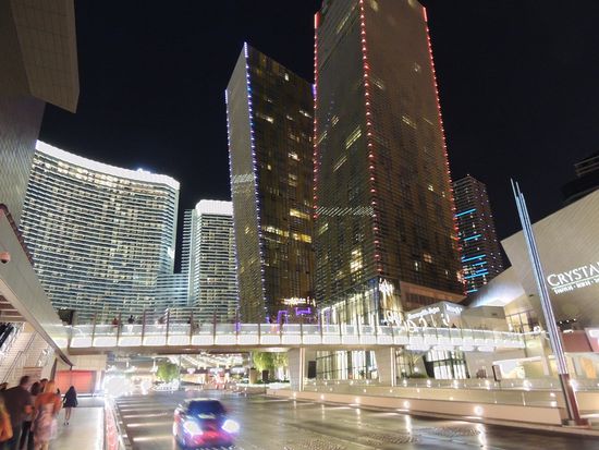 Aus Las Vegas grüßen wir Eva und Winfried. Wir empfehlen euch, Amerika in eure Reisepläne aufzunehmen, oder ihr kommt das nächste Mal einfach mit.