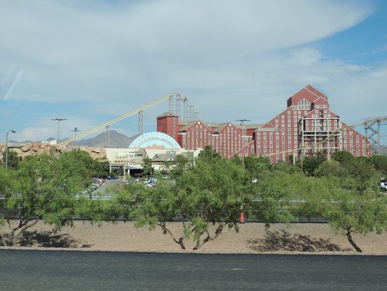 Shoppingcenter mit Vergnügungspark