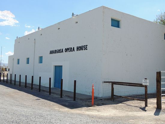 Auf dem Weg zum Death Valley ein Opernhaus?