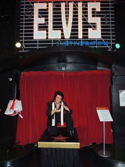 Herzliche Grüße aus dem großen Amerika senden wir an Dr. Heckel und Schwester Bettina. Alles Gute!