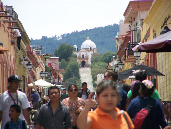 viele Treppen nach oben