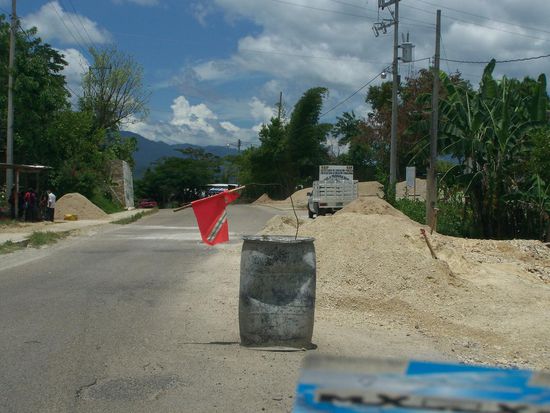 So kündigt man eine Straßenbaustelle an.
