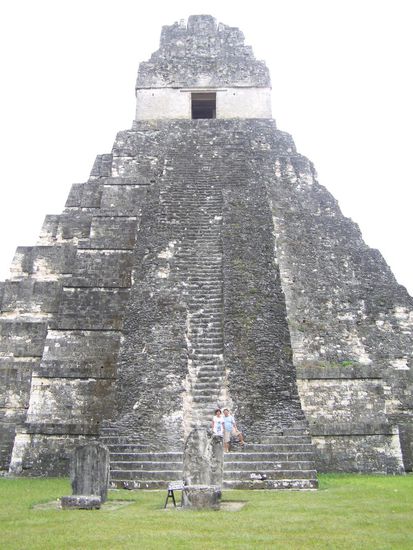Hauptpyramide von einer Chinesin fotographiert