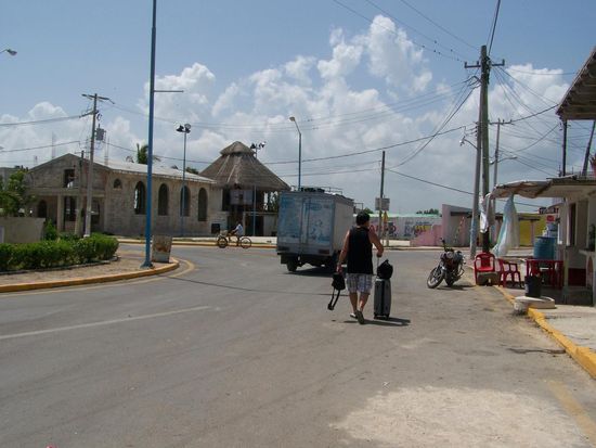 von der Fähre zum Parkplatz, ca. 200m