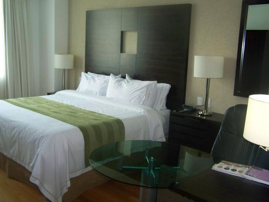 heute schlafen wir im Holiday Inn Express Hotel