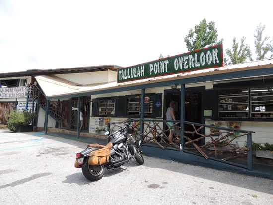 Unterwegs legten wir einen Stopp am Tallulah Point Overlook für eine kurze Pause ein.