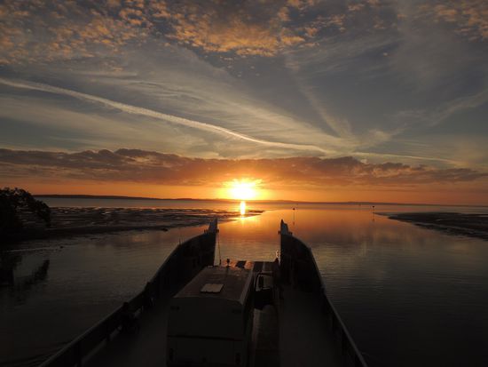 Postkarte an Birgit
Liebe Birgit,
so lässt es sich leben! Der Kopf wird ruhiger, die Gedanken schweifen weit ab vom Üblichen.  So kann es noch eine Weile bleiben.  Im August haben wir dann beide viel zu erzählen. Bis dahin liebe Grüße