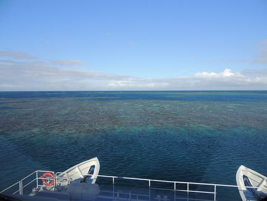Postkarte an Annett
Hallo Nettchen, danke für deine Post. Schön zu lesen, dass es euch allen gut geht. Ganz liebe Grüße an die ganze Familie nach Frankreich aus dem 17000km entfernten Australien