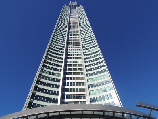 Q1 Tower