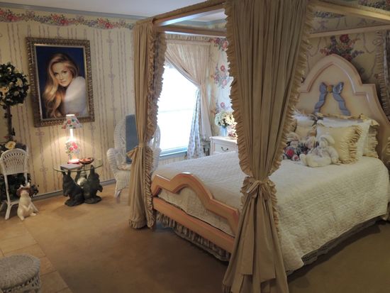 das Zimmer von Lucy Ewing