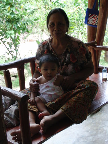 Die Dame des Hauses mit dem Nachwuchs