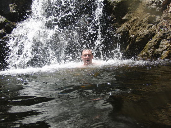 Daniel unter dem Wasserfall 3