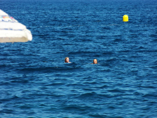 ... und sportliches "Zur Boje schwimmen"