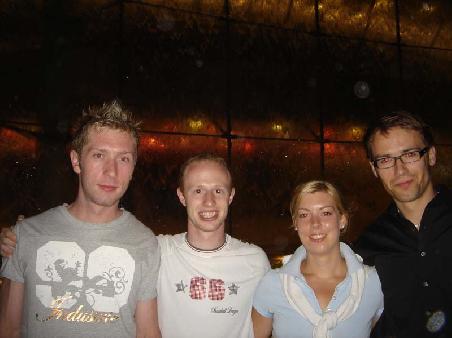 Wir (Anders, Dennis, Sarah und Ich) 'noch' alle heiß und siegessicher...