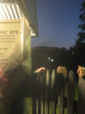 Wer Port Arthur bei Nacht sehen will, muss auch mal über Zäune klettern...