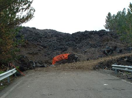 Hier endet die Straße plötzlich im Nichts