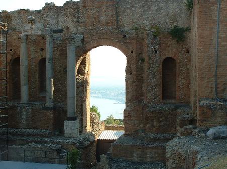 Im Teatro Greco