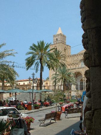 Die Cattedrale in Cefalu, ein arabisch beeinflusstes Bauwerk der Normannen